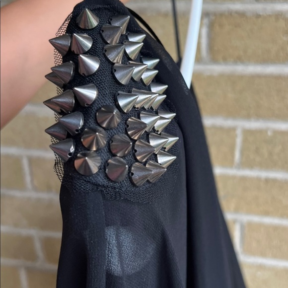 Zara asymmetric stud top - Picture 2 of 3